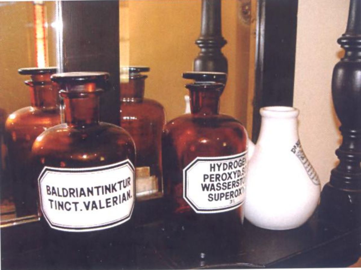 Colonial Bottle Collectors Club